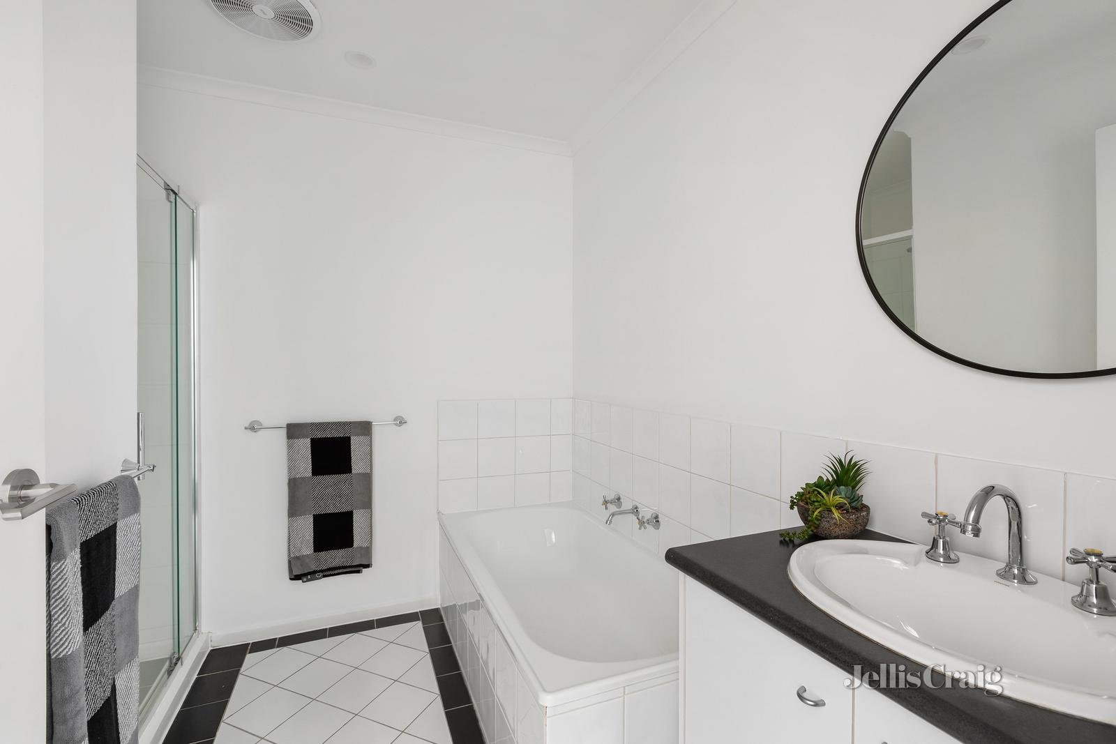 8/146 Noone Street, Clifton Hill image 5