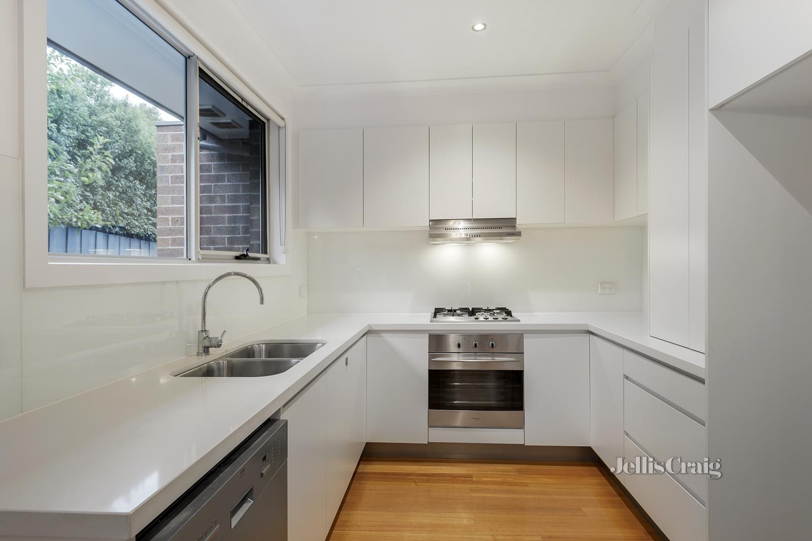 8/147 Waiora Road, Heidelberg Heights image 3