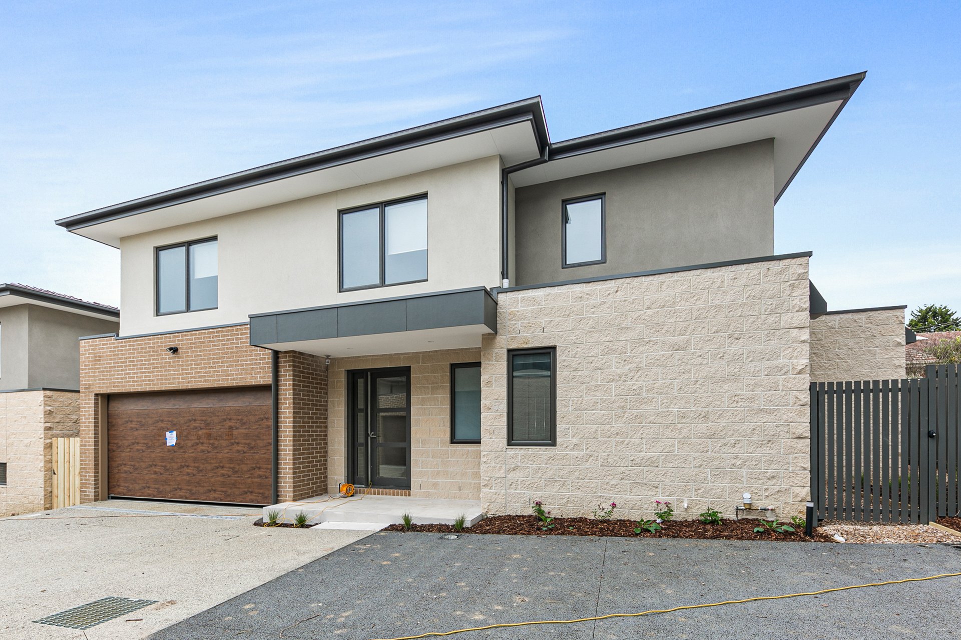 8/147 Woodhouse Grove, Box Hill North image 1