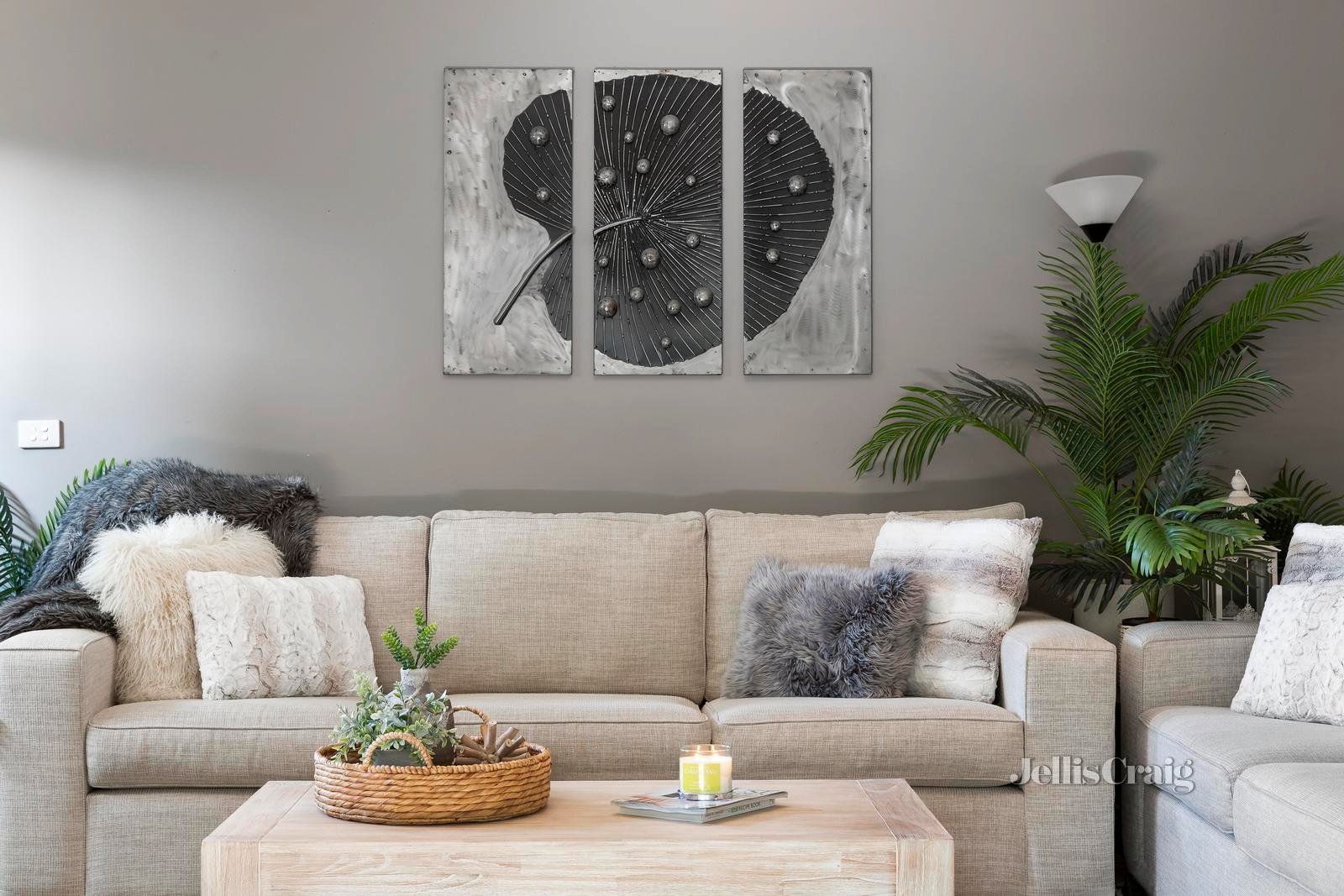 8/15 Karingal Drive, Montmorency image 4