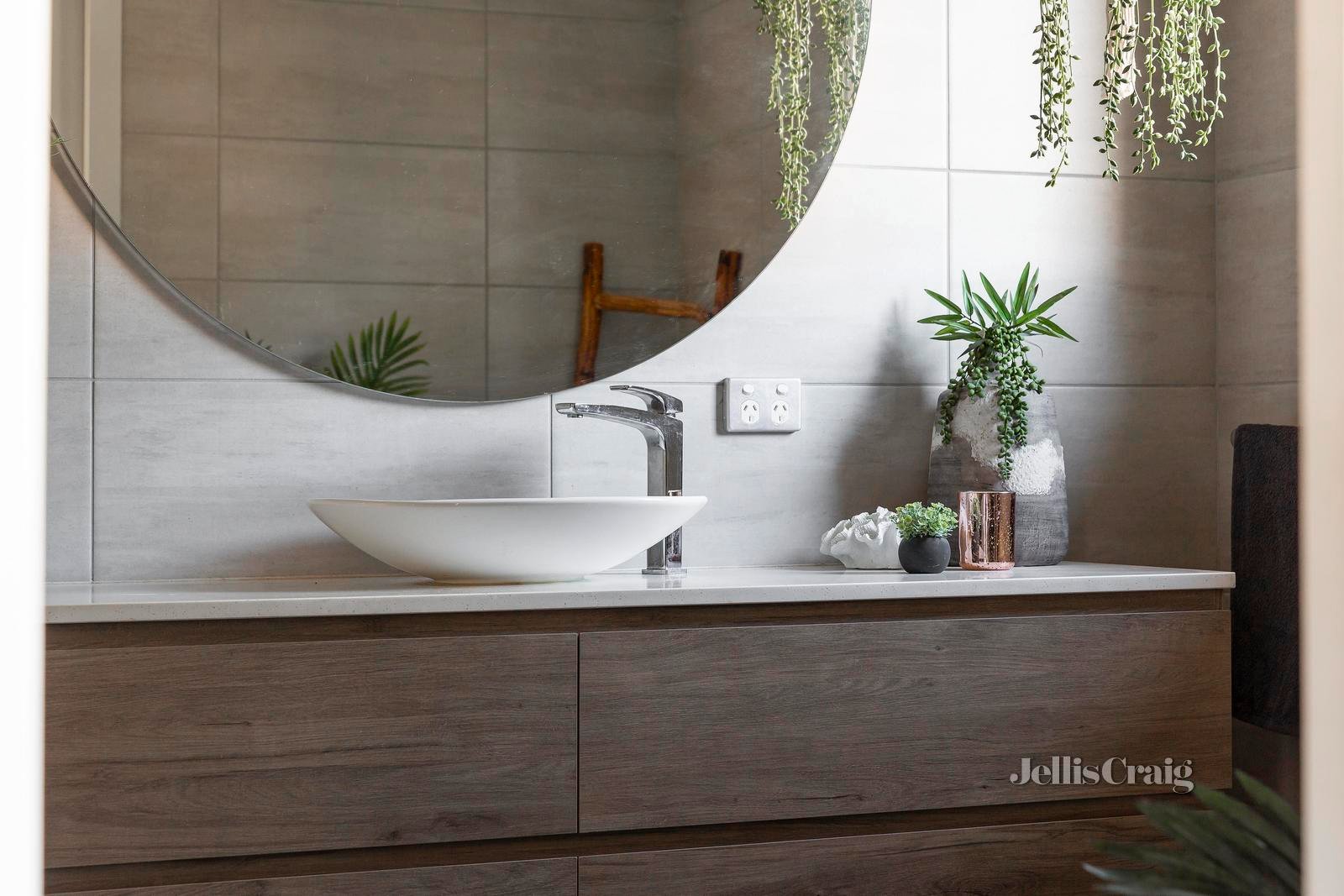 8/15 Karingal Drive, Montmorency image 12