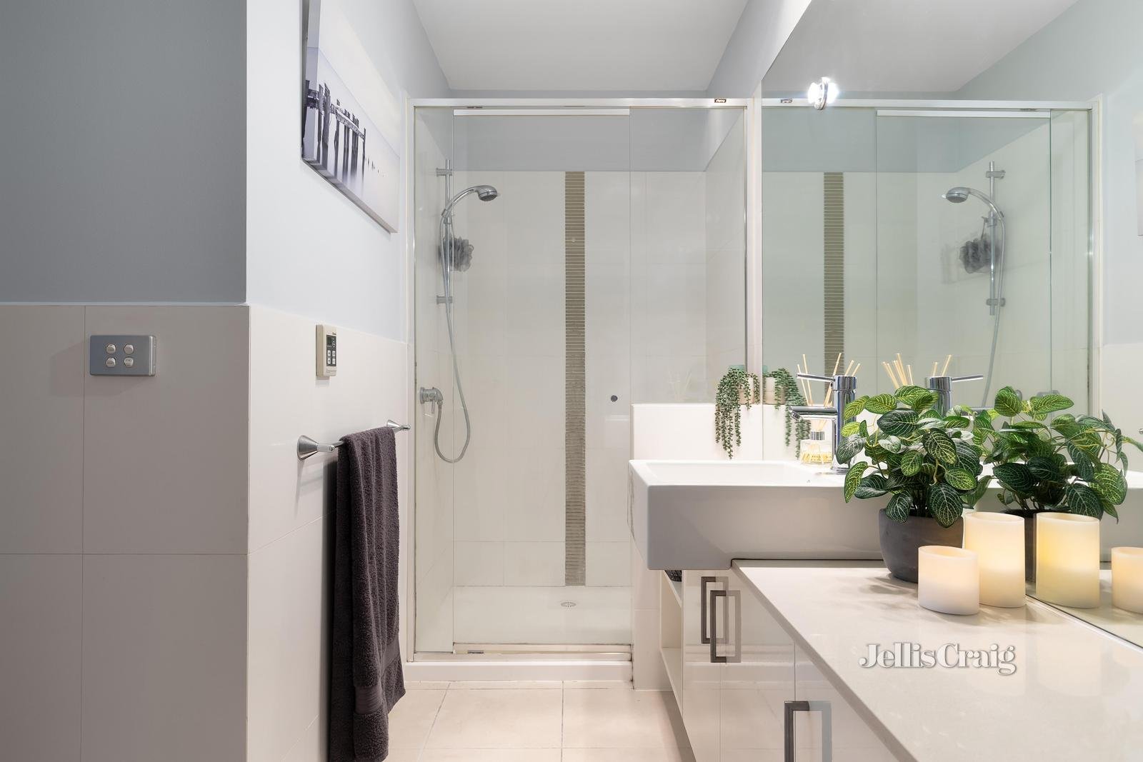 8/15 Karingal Drive, Montmorency image 14