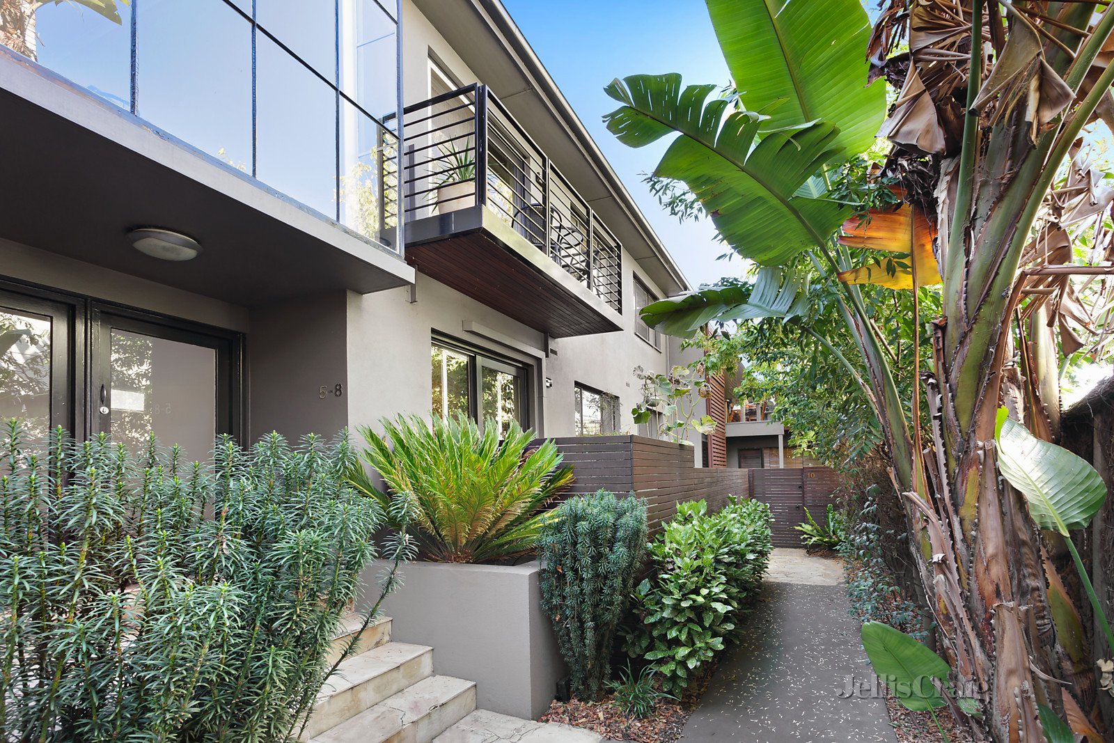 8/150 Barkers Road, Hawthorn image 1