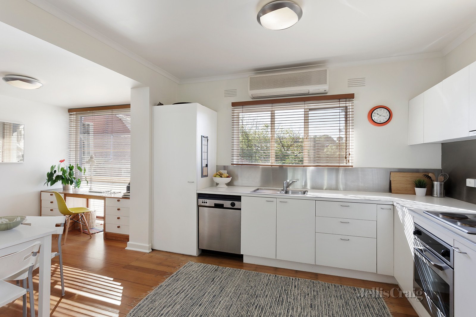 8/150 Barkers Road, Hawthorn image 3