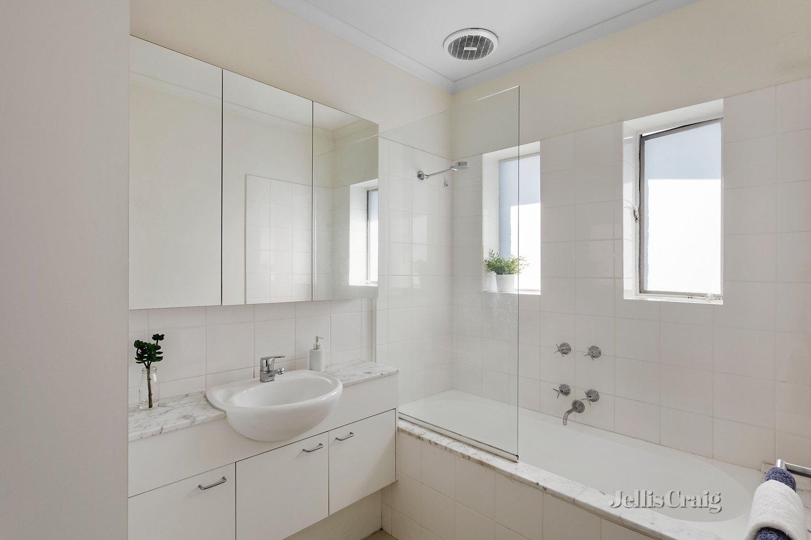 8/150 Barkers Road, Hawthorn image 5