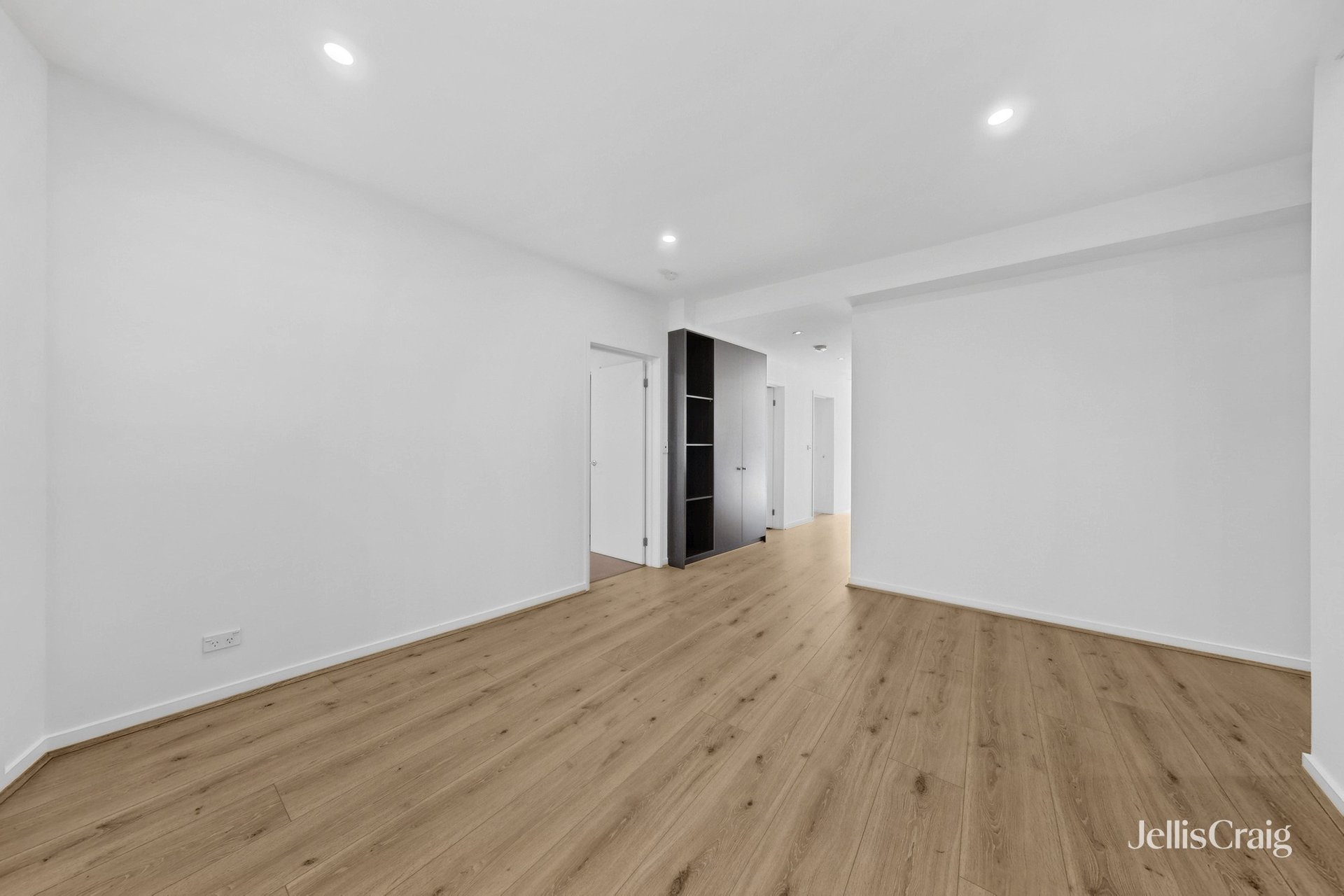 8/152 Princess Street, Kew image 2
