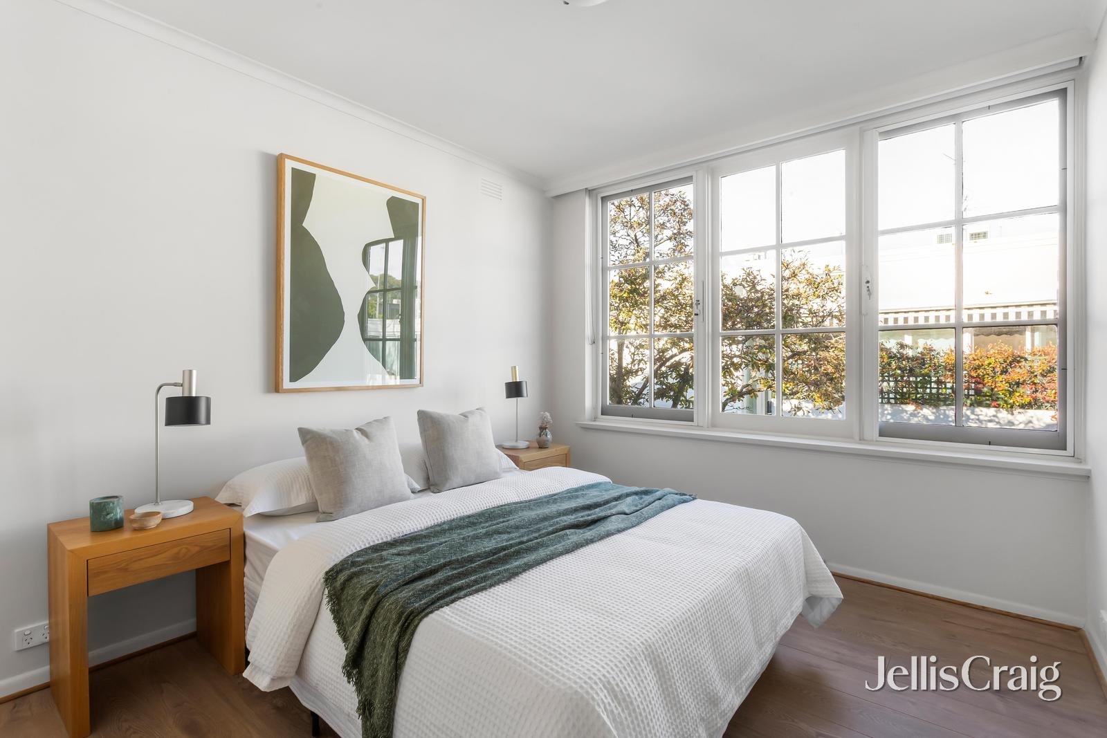 8/16 Springfield Avenue, Toorak image 7