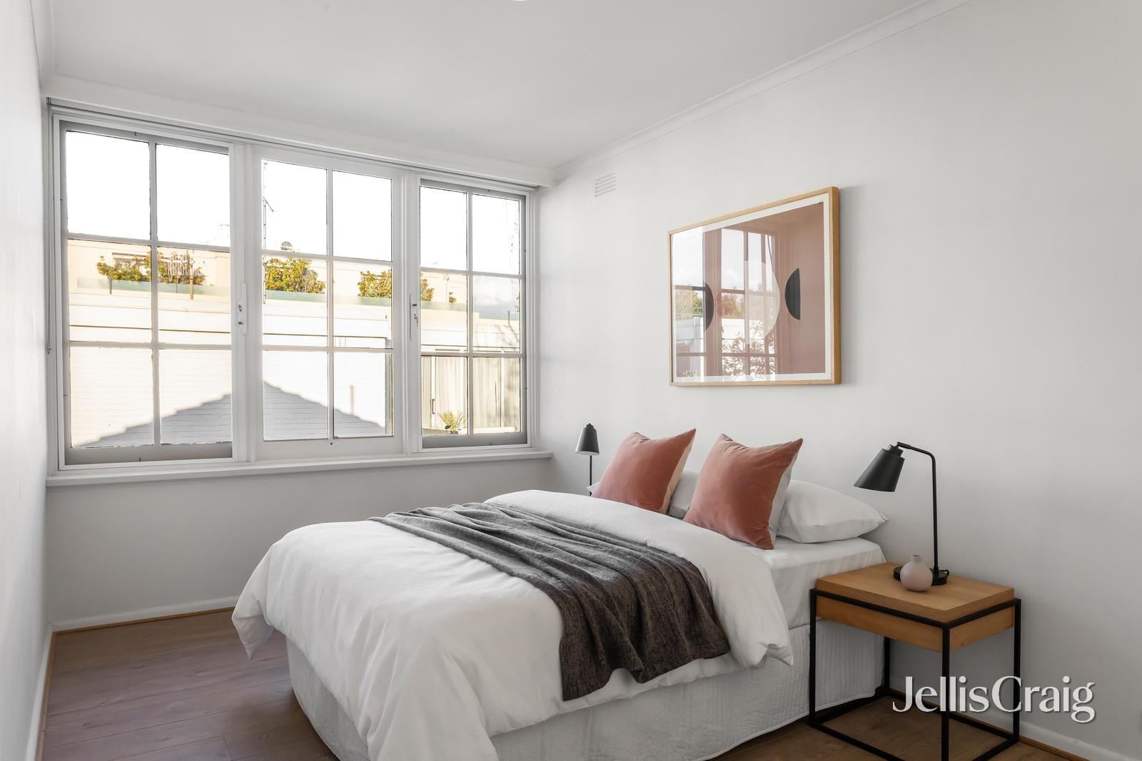 8/16 Springfield Avenue, Toorak image 8