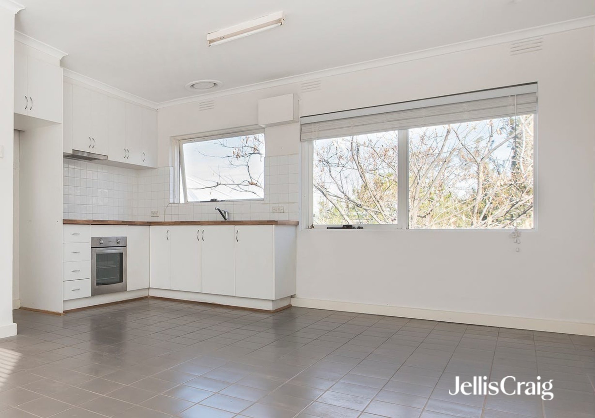 8/16 Warleigh Road, West&nbsp;Footscray image 4