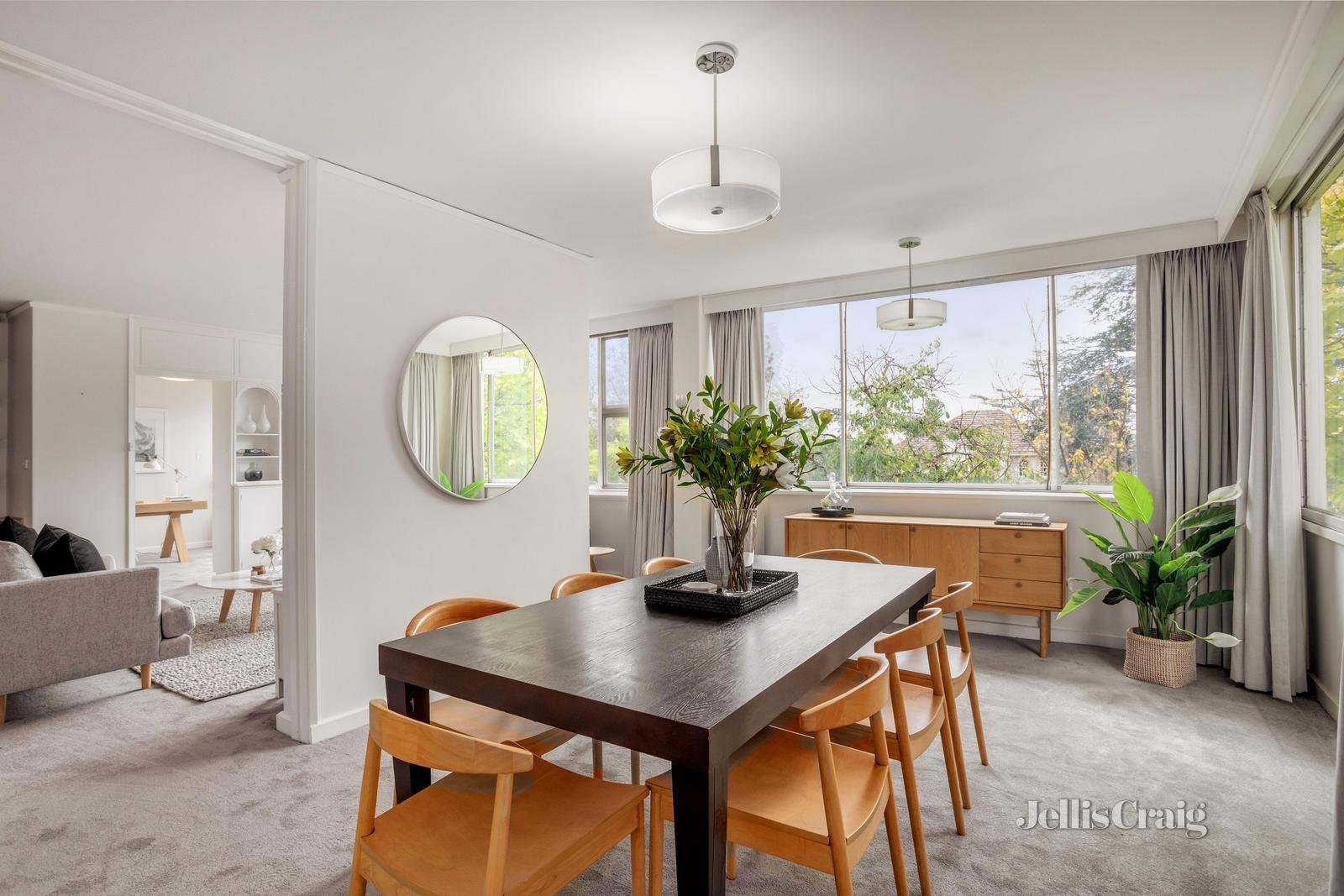 8/16 Woorigoleen Road, Toorak image 4