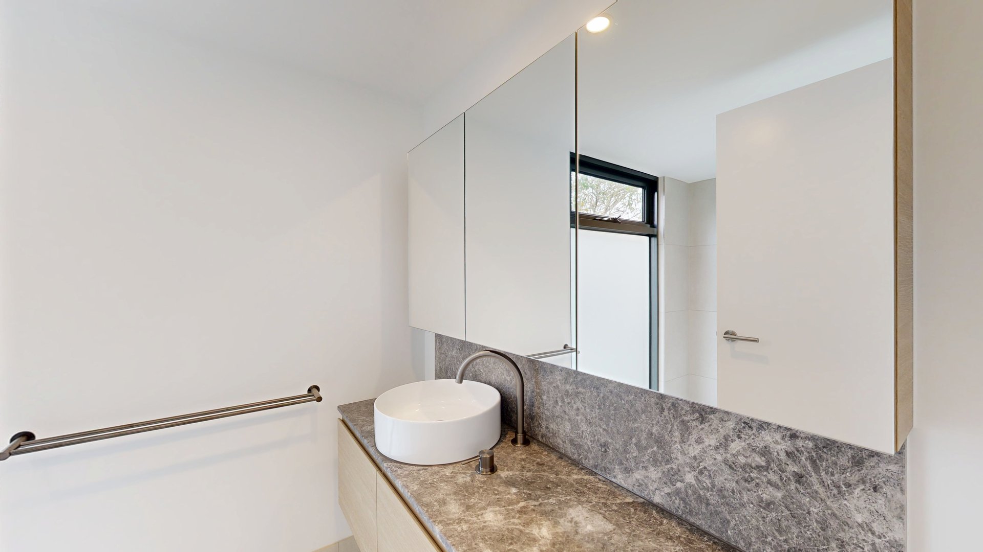 8/1610 Malvern Rd, Glen Iris image 9