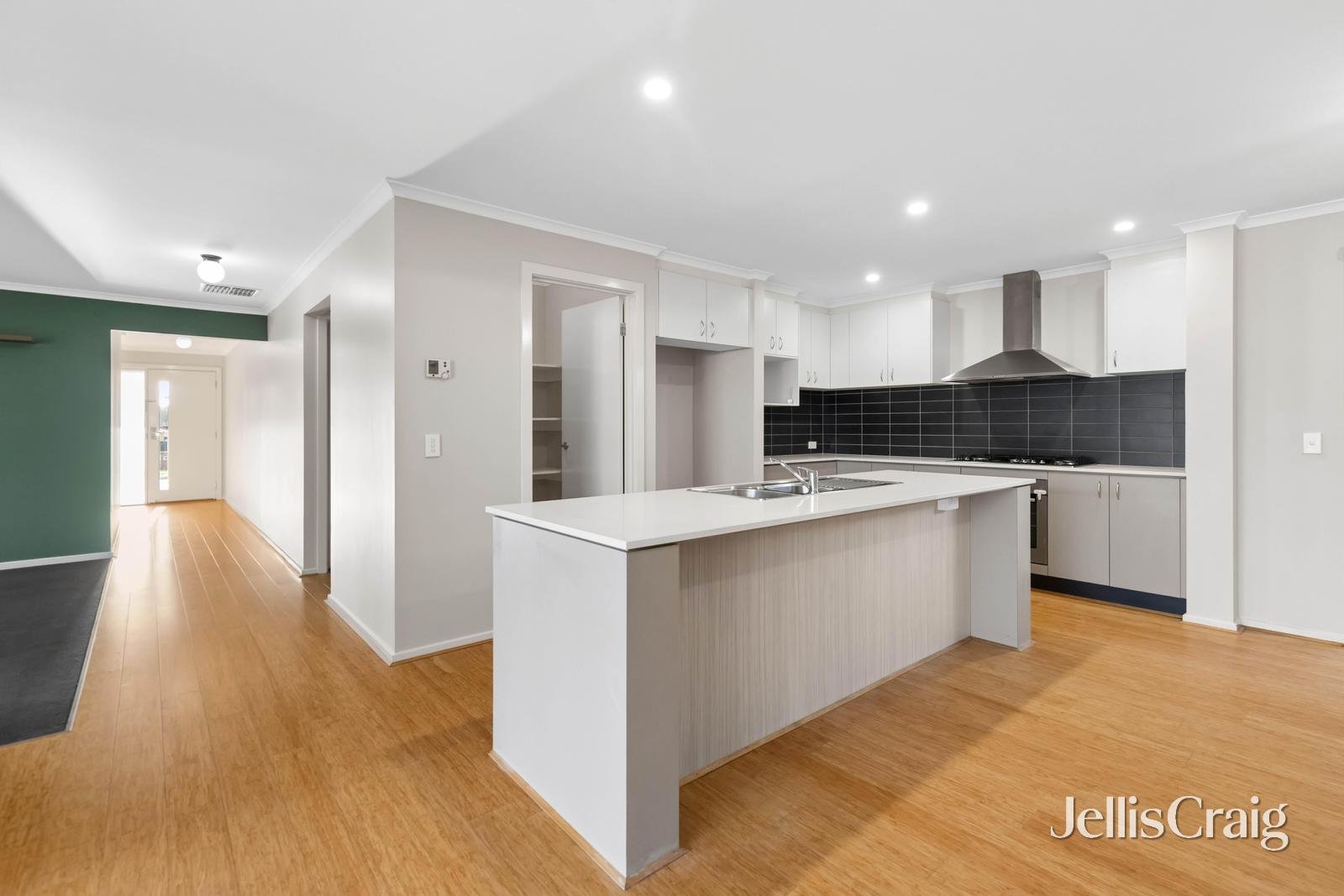 817 Bond Street, Mount&nbsp;Pleasant image 2