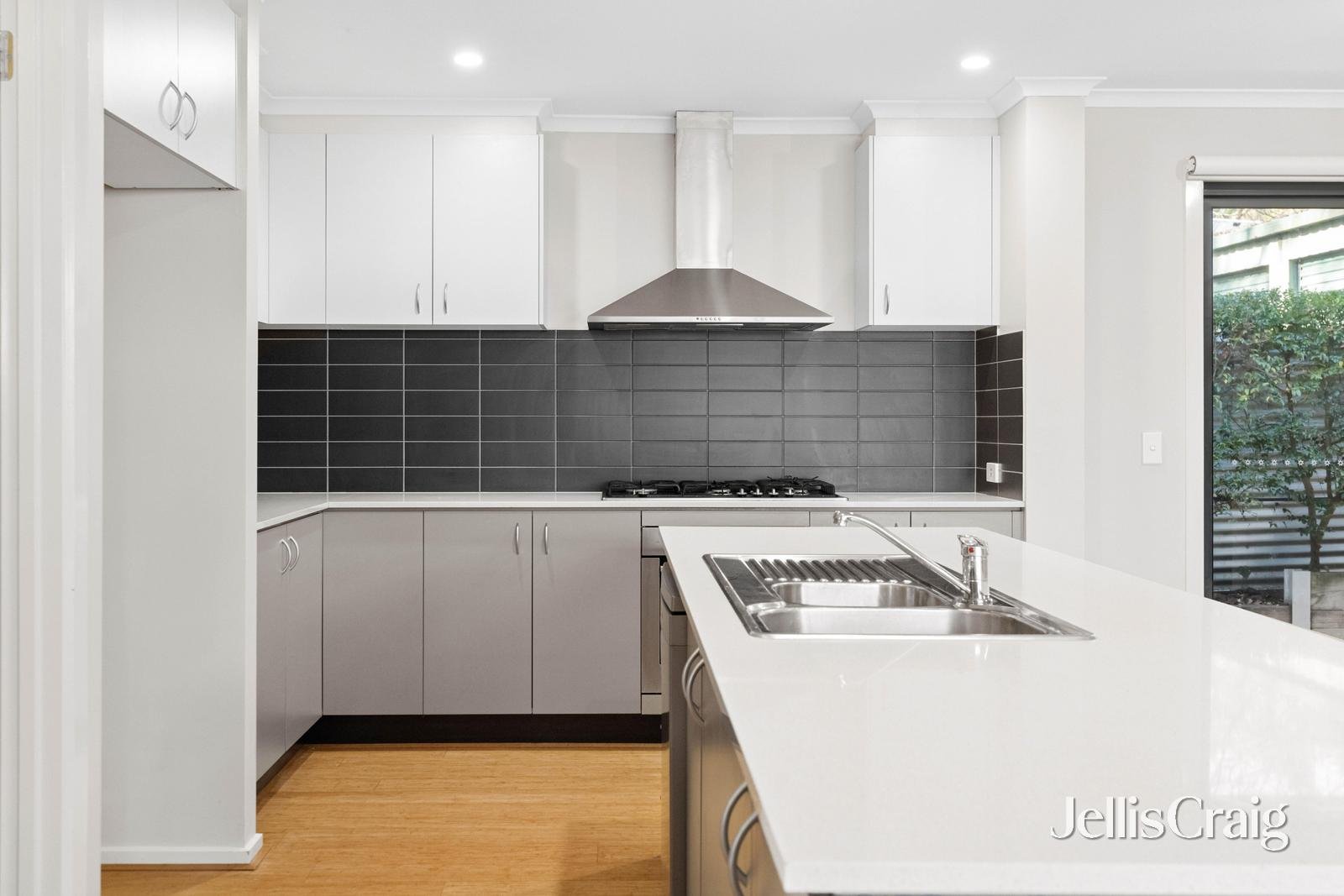 817 Bond Street, Mount&nbsp;Pleasant image 4