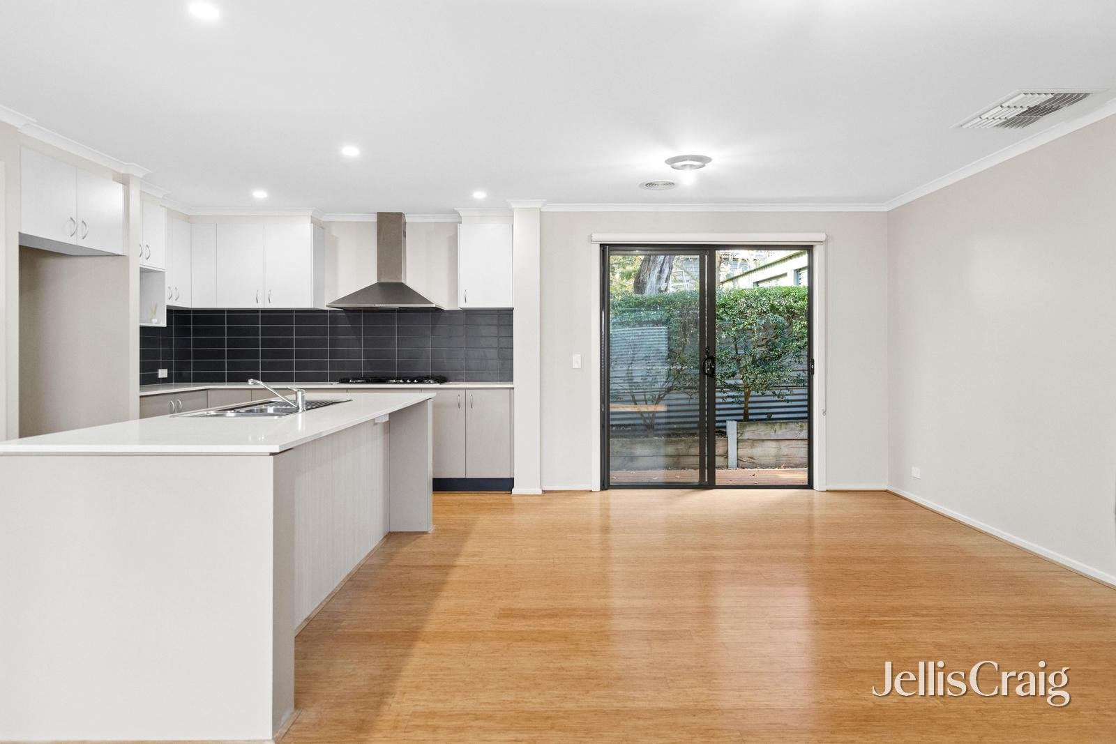 817 Bond Street, Mount&nbsp;Pleasant image 5