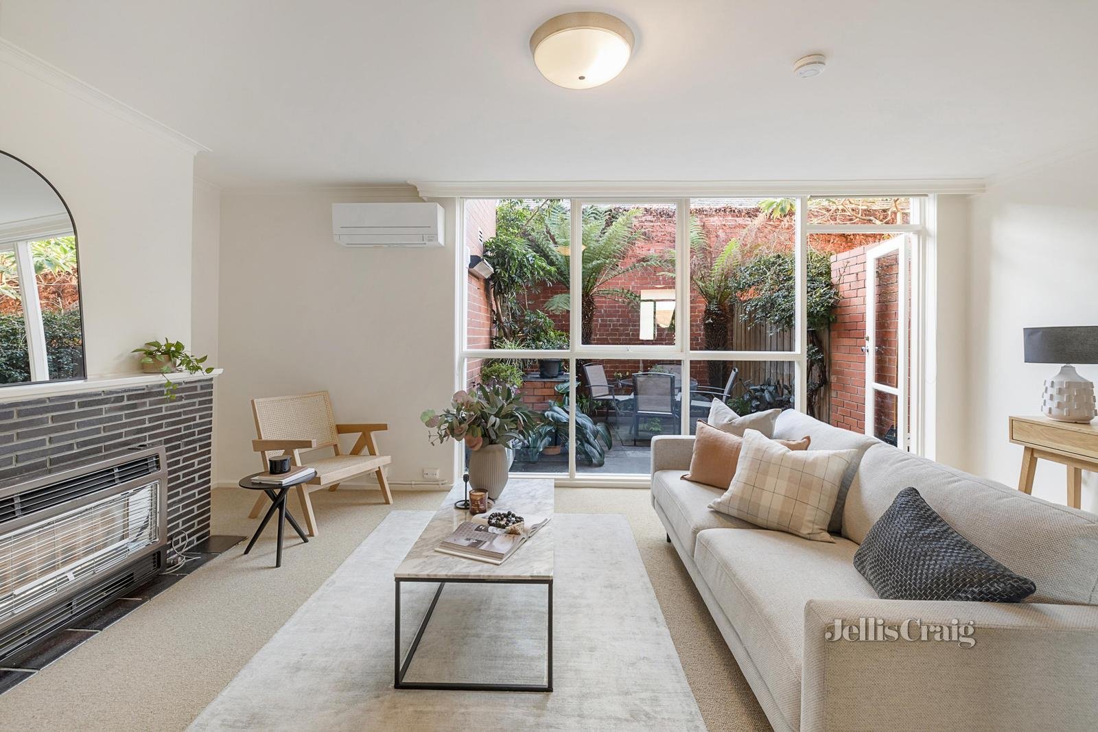 8/17 Como Avenue, South Yarra image 6