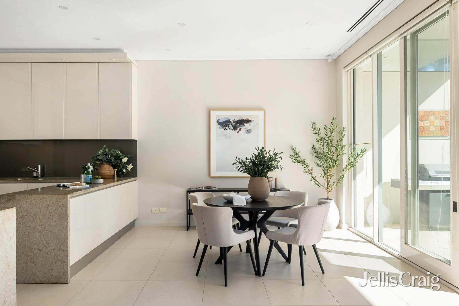 8/17 Myamyn Street, Armadale image 4