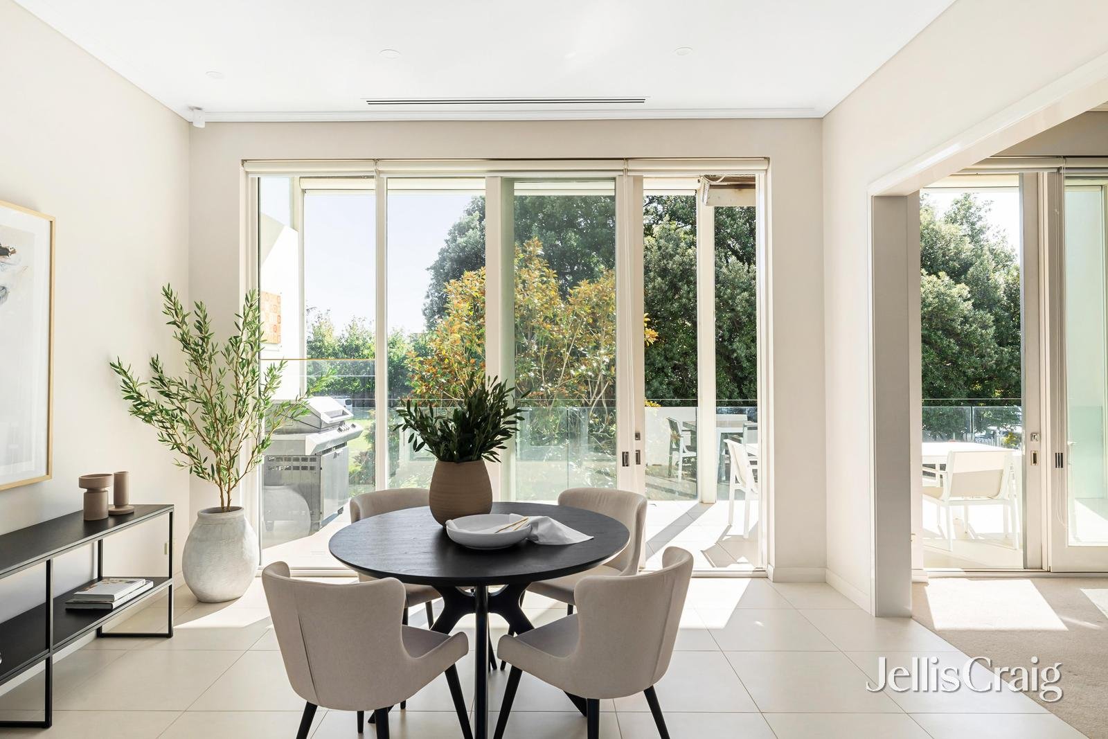 8/17 Myamyn Street, Armadale image 7