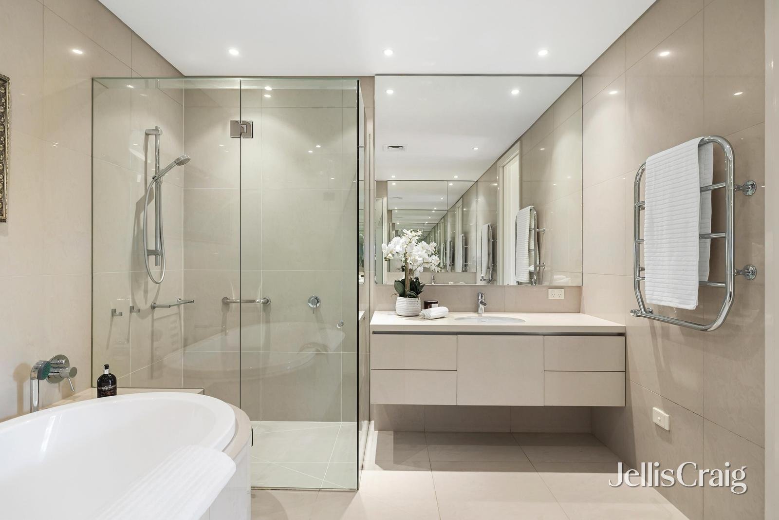 8/17 Myamyn Street, Armadale image 15