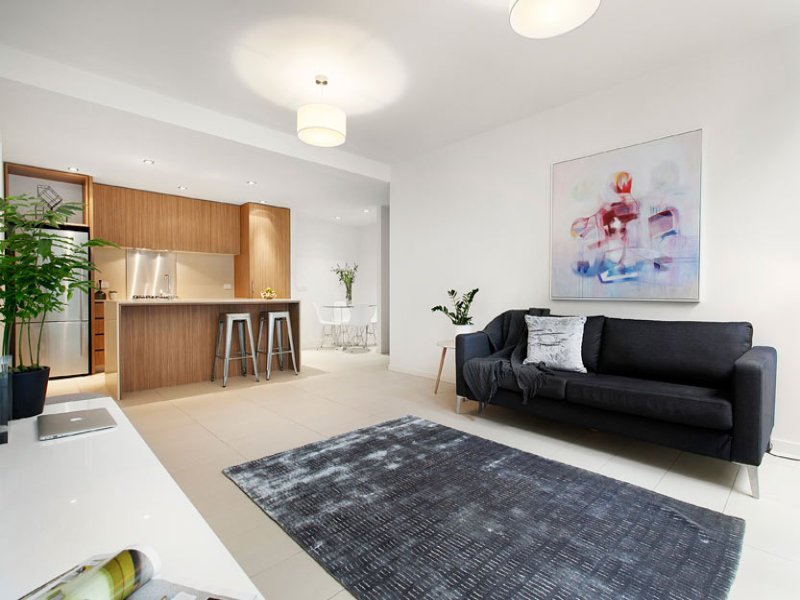 8/17 Pine Avenue, Elwood image 3