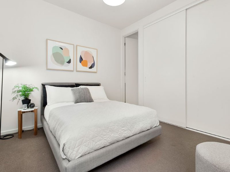 8/17 Pine Avenue, Elwood image 5
