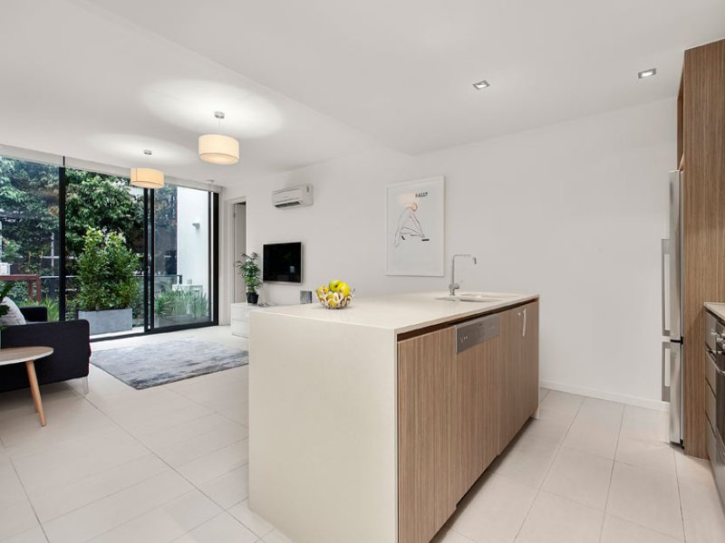 8/17 Pine Avenue, Elwood image 9