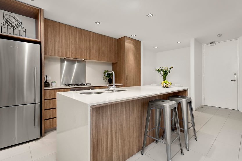 8/17 Pine Avenue, Elwood image 3
