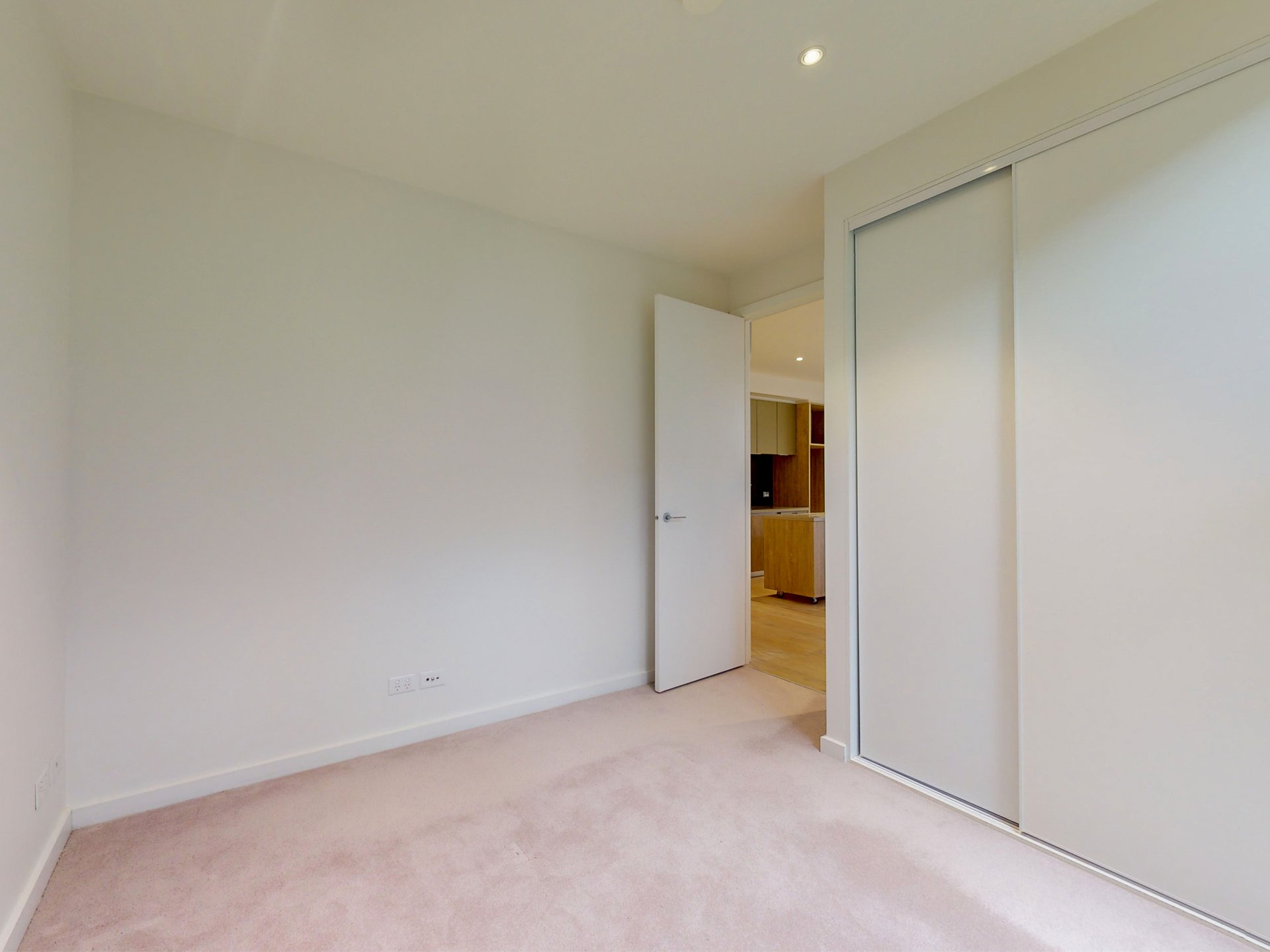 8/17 Riversdale Road, Hawthorn image 6