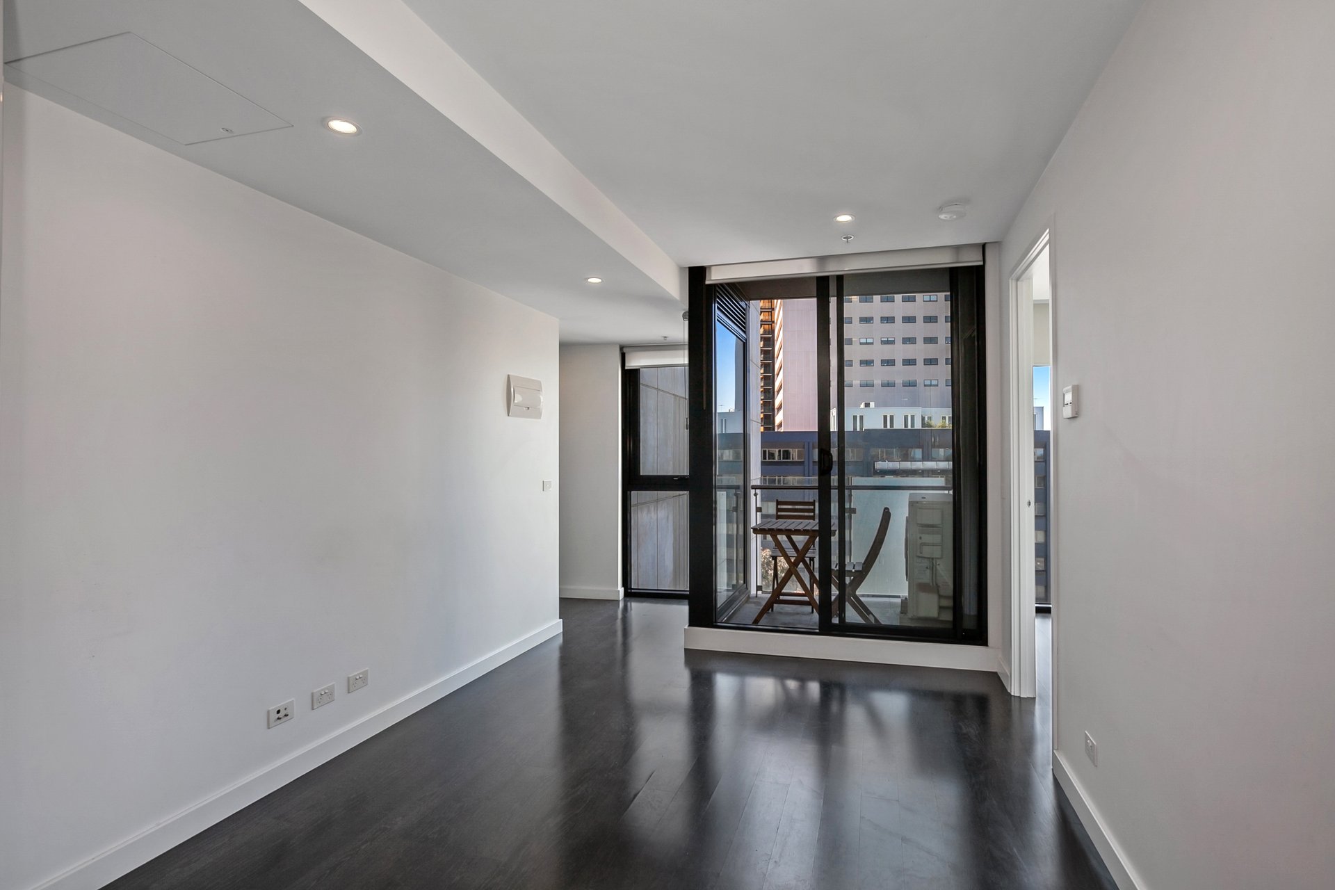 817/338 Kings Way, South Melbourne image 4