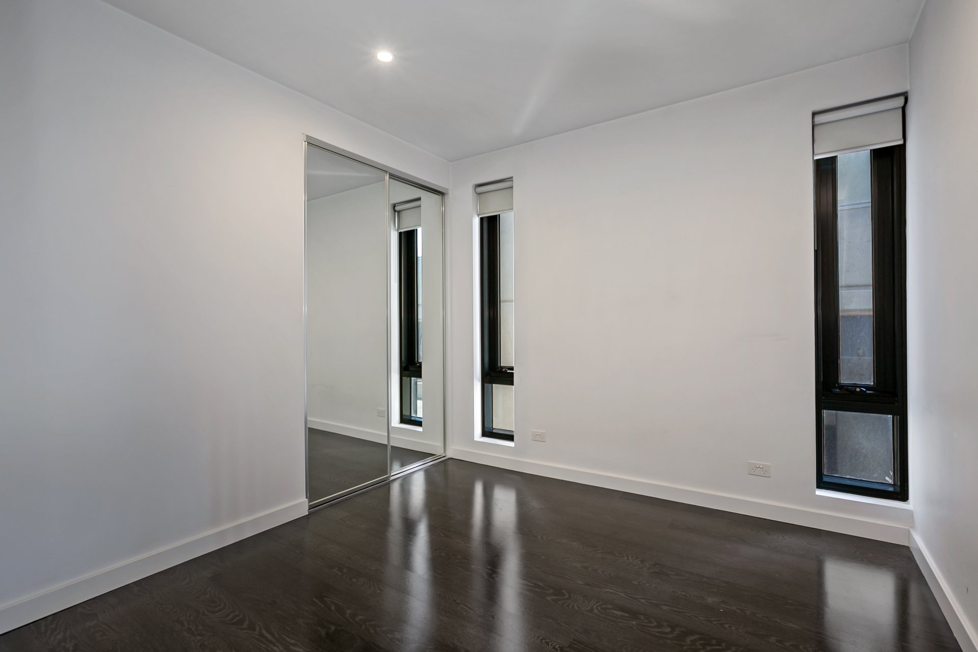 817/338 Kings Way, South Melbourne image 6