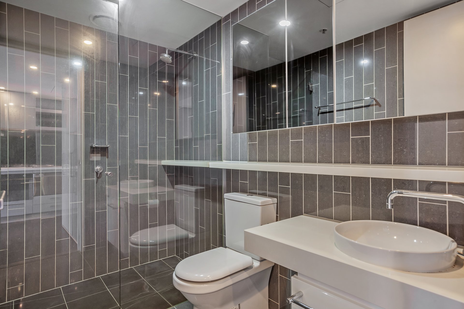 817/338 Kings Way, South Melbourne image 7
