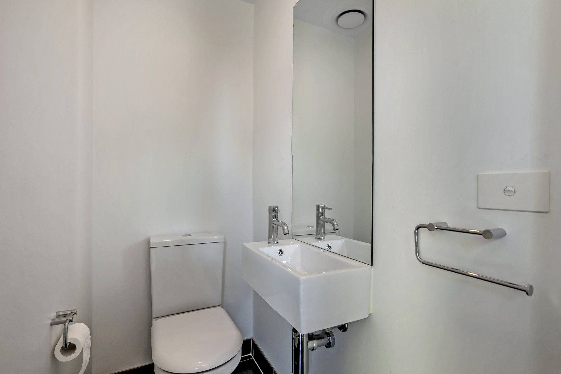 817/338 Kings Way, South Melbourne image 9