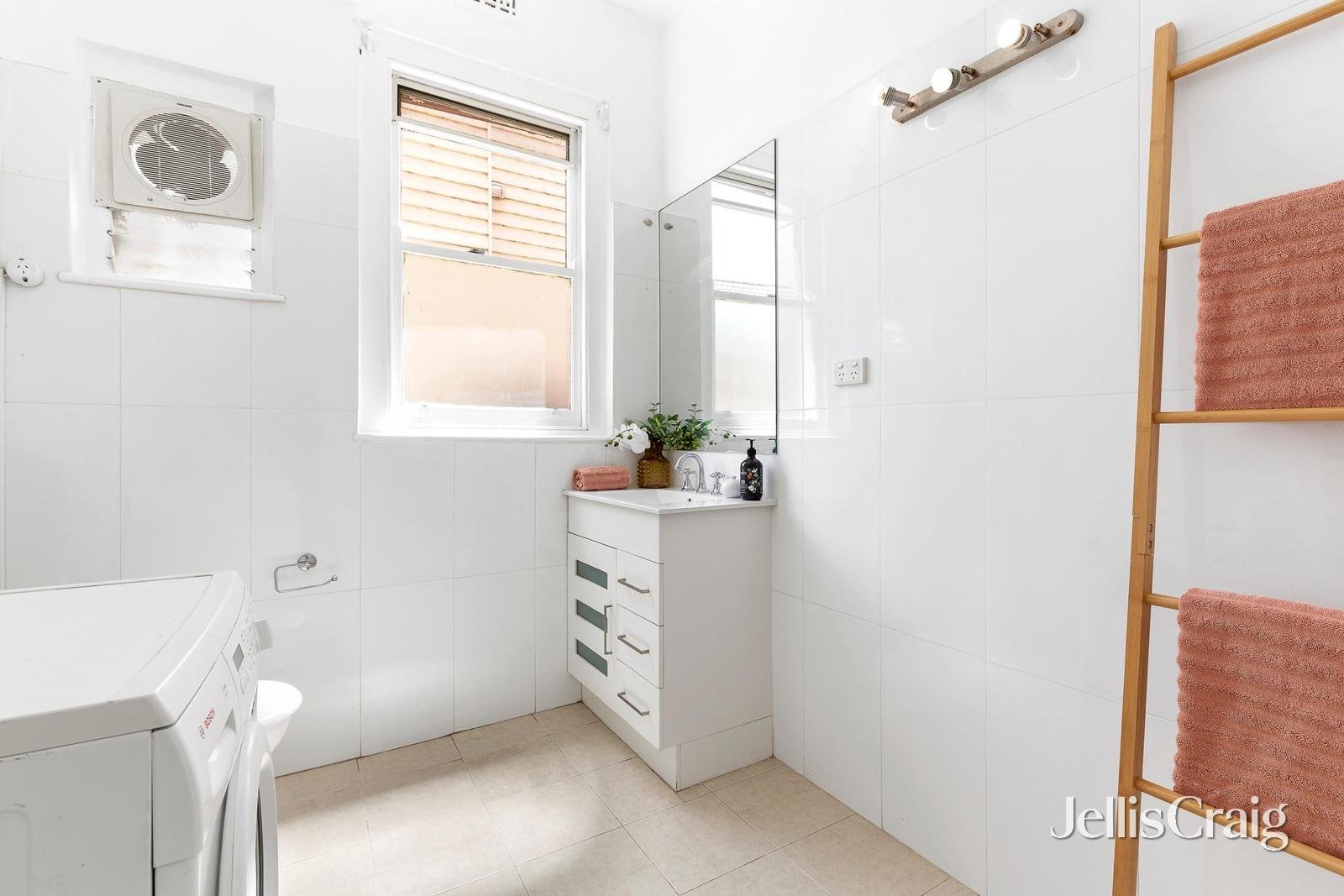 8/18 Princes Street, St&nbsp;Kilda image 8