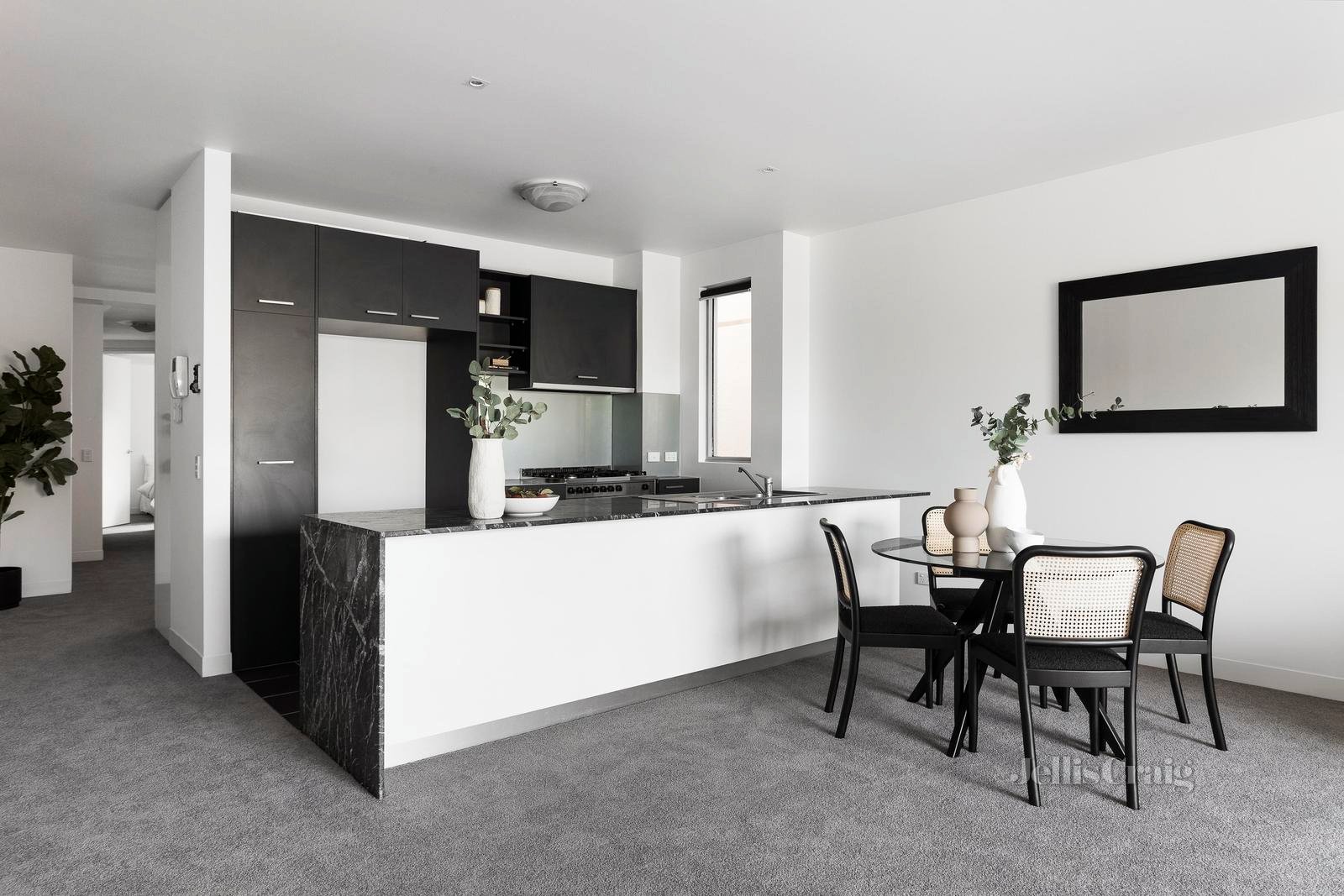 8/182 Albert Road, South Melbourne image 4