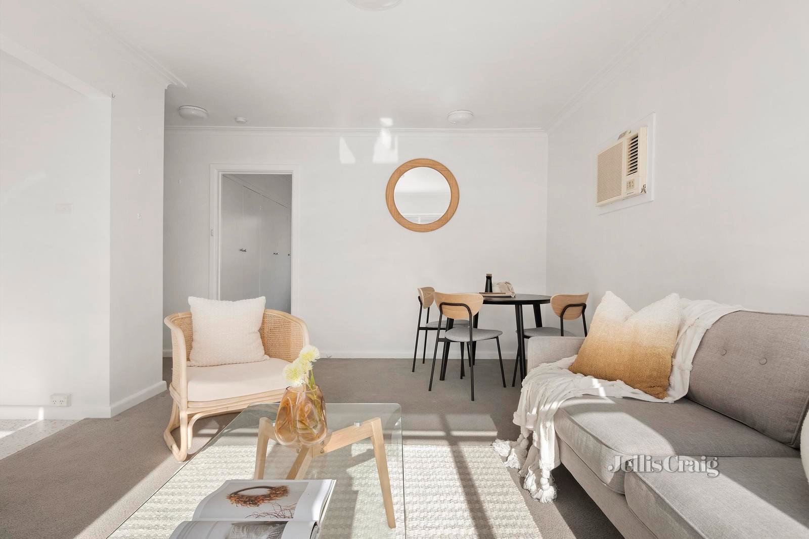 8/19 Grosvenor Street, Moonee Ponds image 2