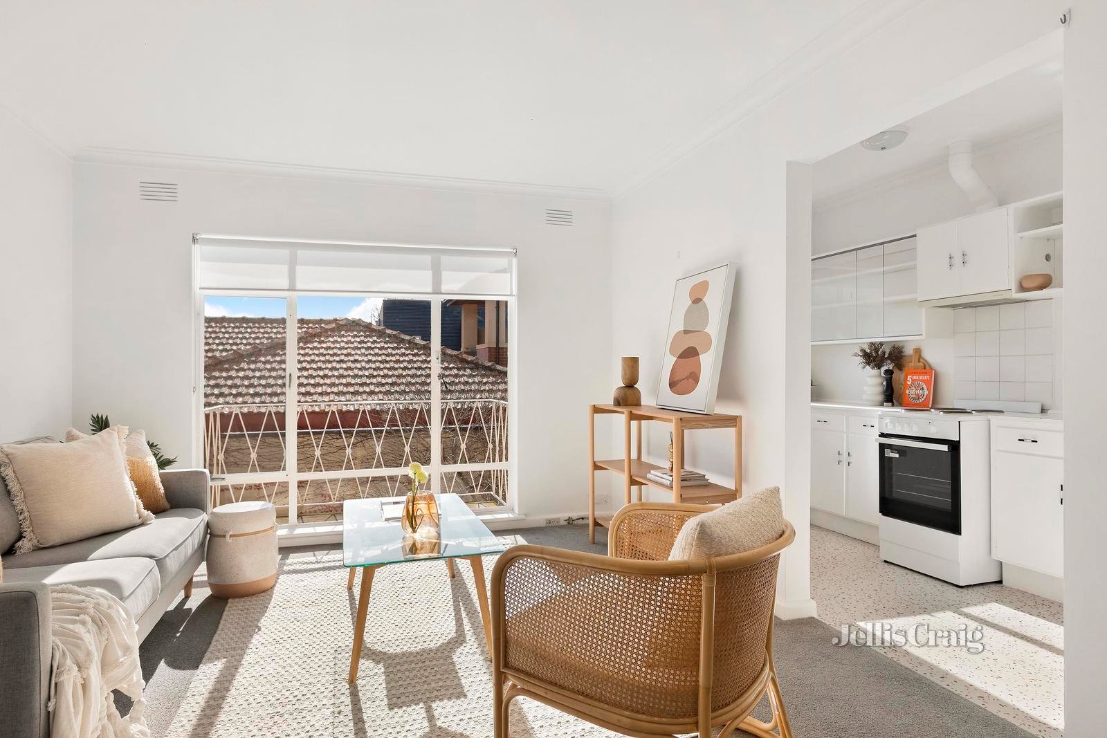 8/19 Grosvenor Street, Moonee Ponds image 4