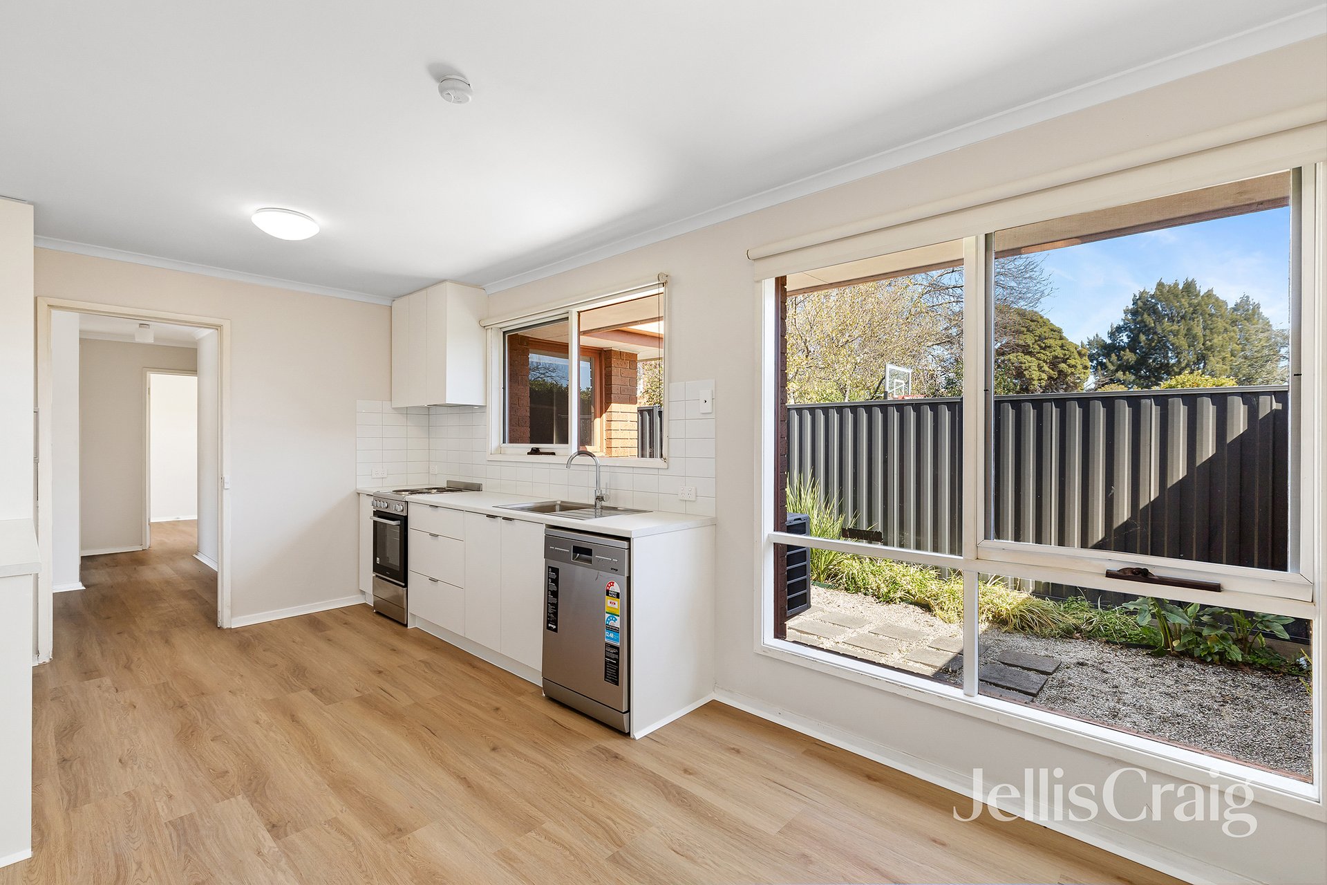8/19 Lower Plenty Road, Rosanna image 3
