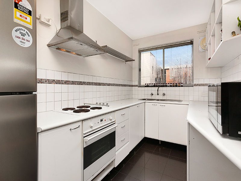8/193 Brighton Road, Elwood image 4