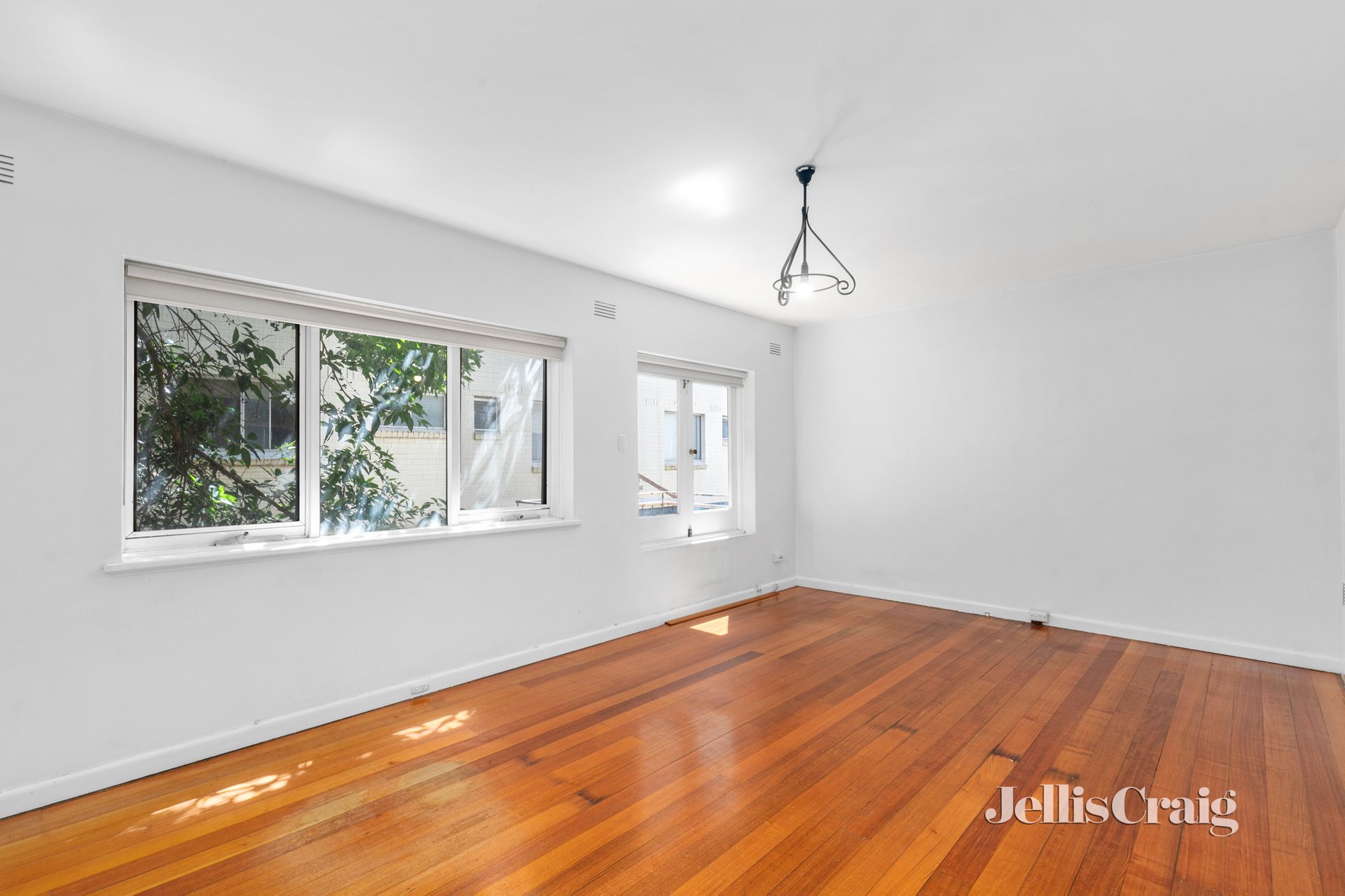 8/195 Brighton Road, Elwood image 2