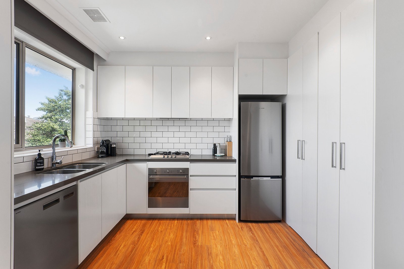 Property Gallery Thumbnail 3