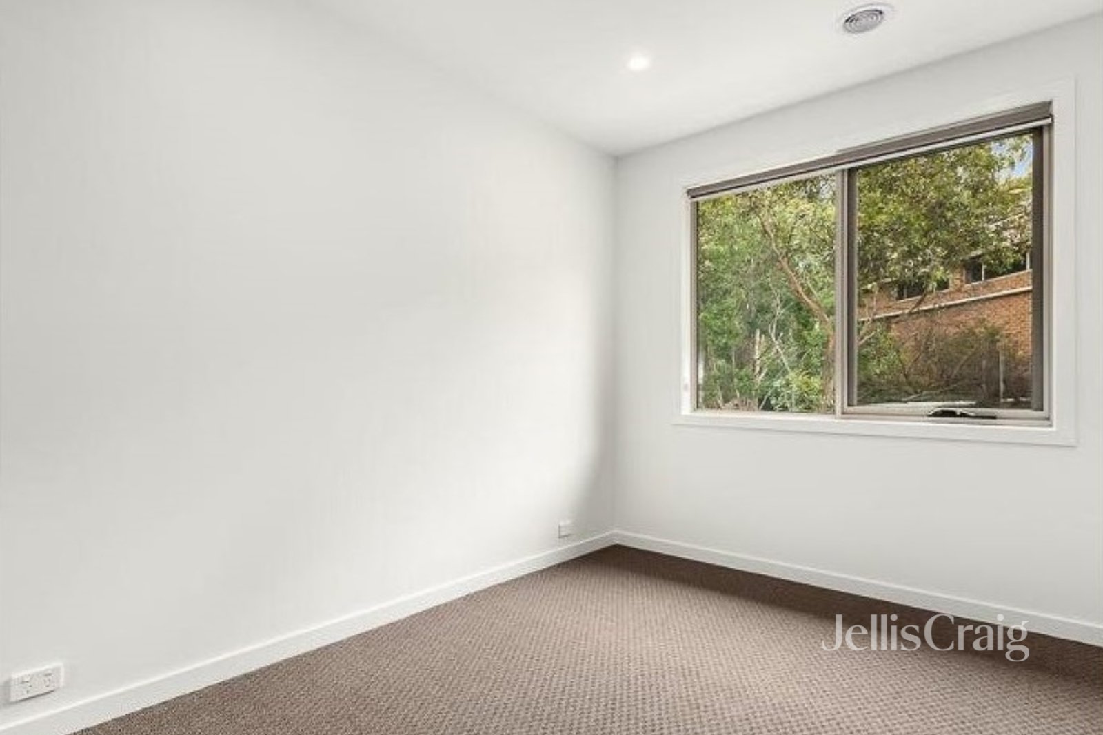 8/198 Sherbourne Road, Montmorency image 4