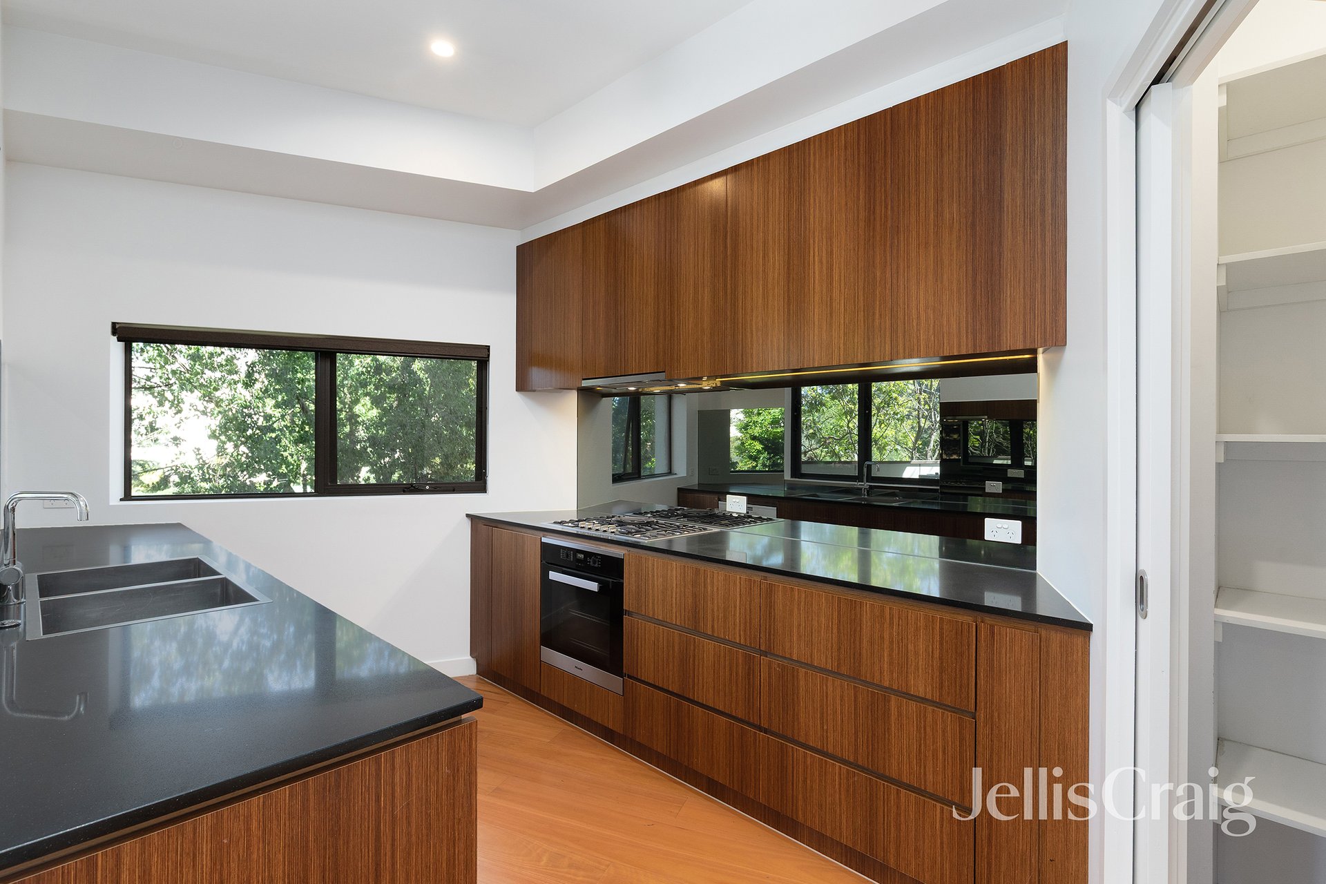 8/1A Burgundy Street, Heidelberg image 2