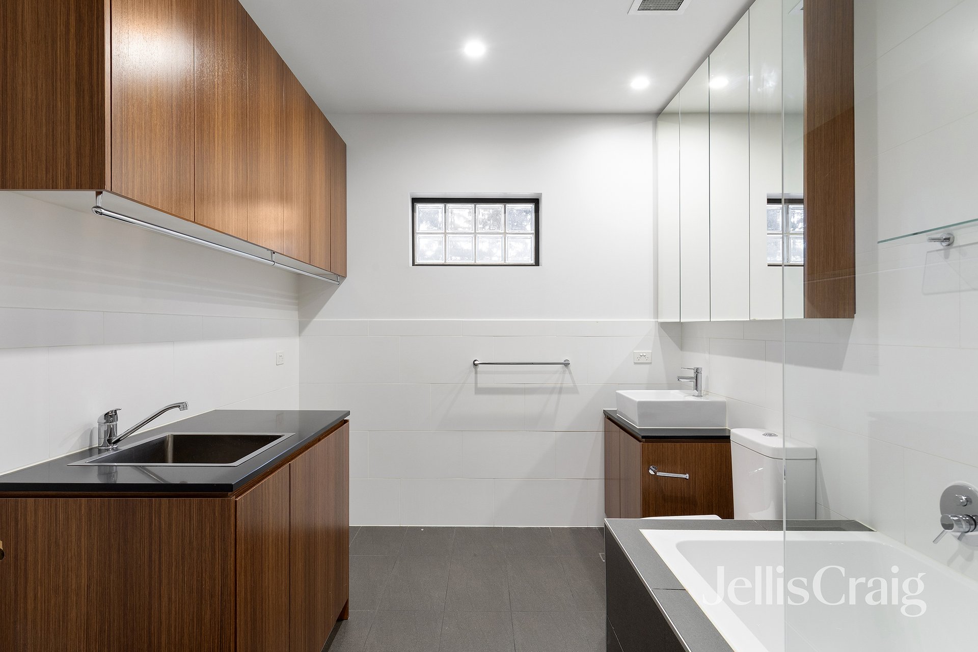 8/1A Burgundy Street, Heidelberg image 9