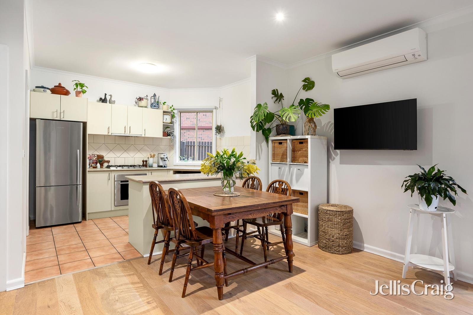8/1A Main Drive, Bundoora image 4