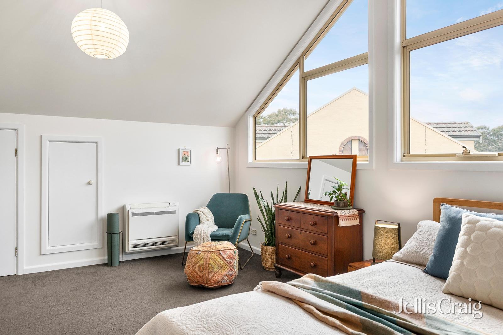 8/1A Main Drive, Bundoora image 7