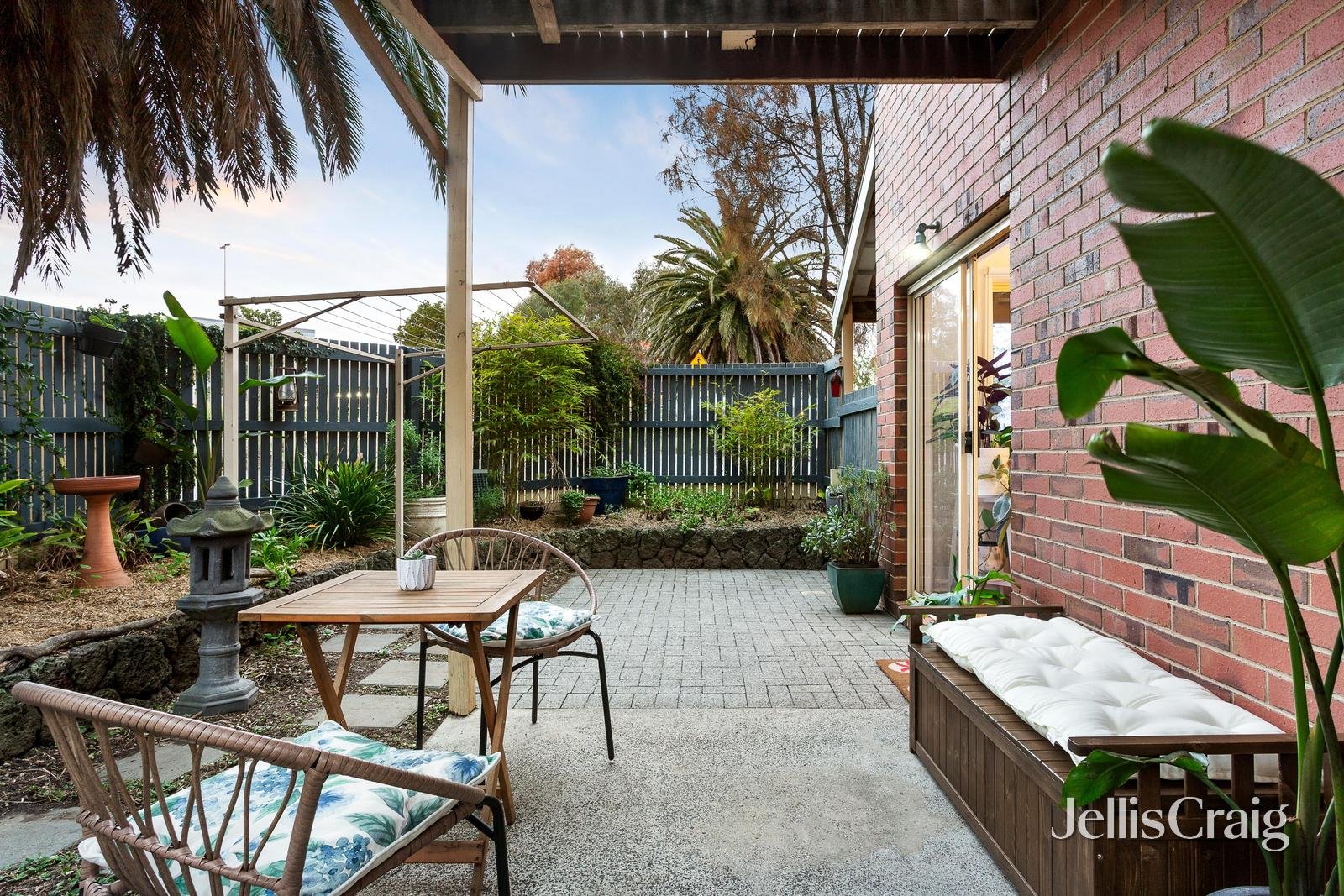 8/1A Main Drive, Bundoora image 12