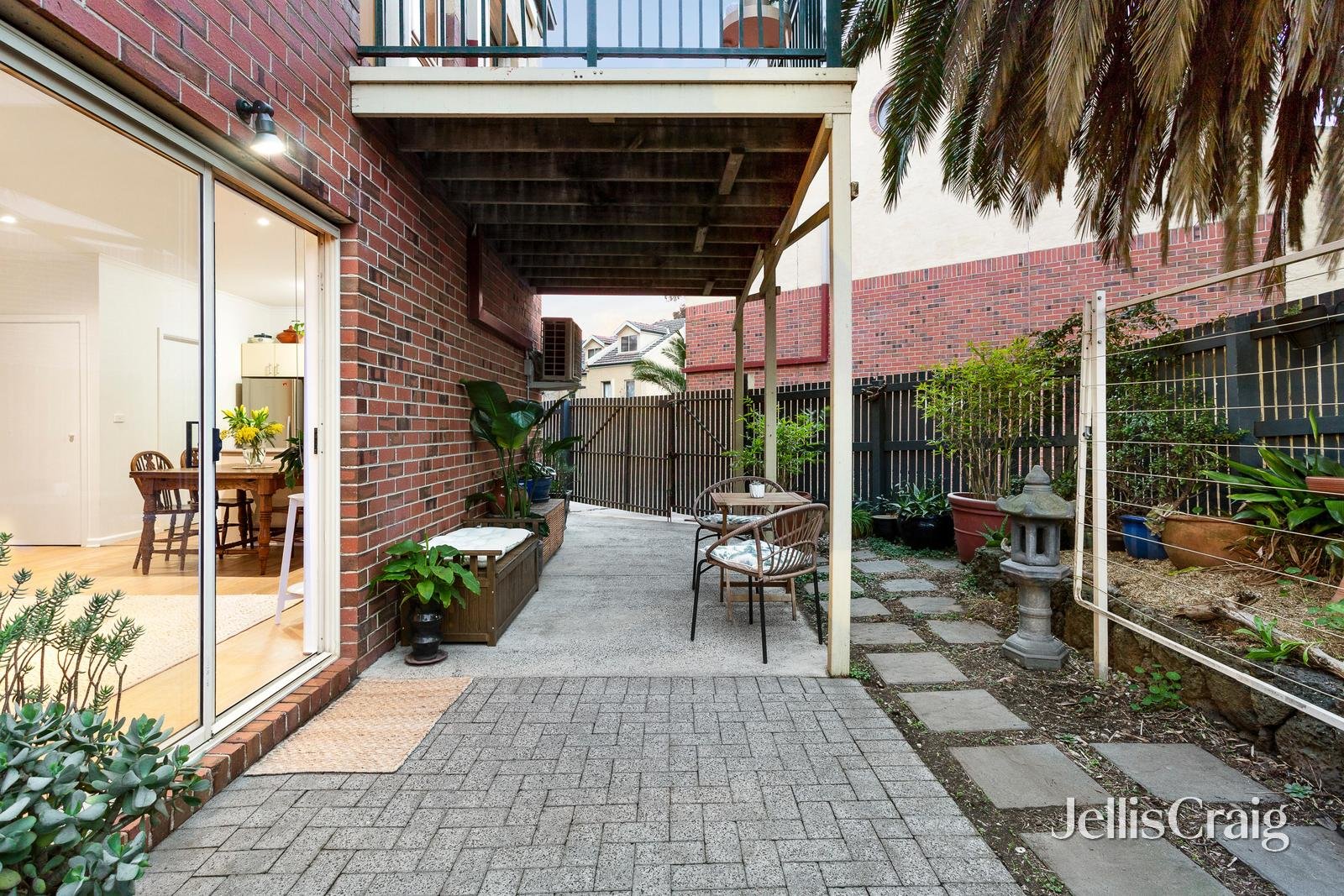 8/1A Main Drive, Bundoora image 13