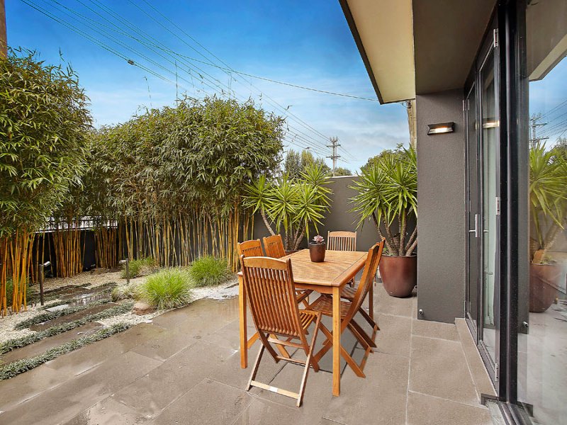 81a Ormond Esplanade, Elwood image 6