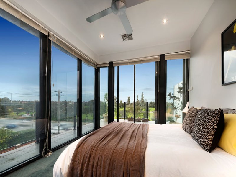 81B Ormond Esplanade, Elwood image 9