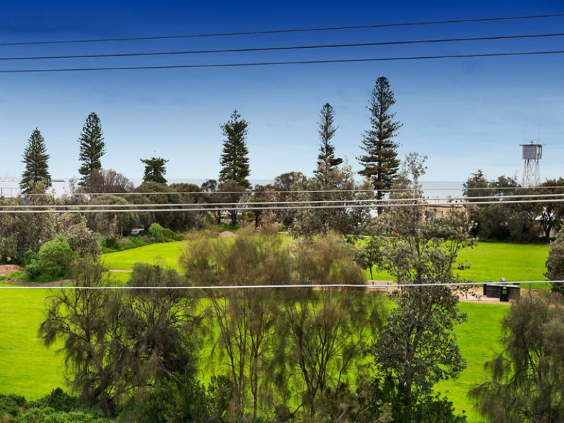 81B Ormond Esplanade, Elwood image 10