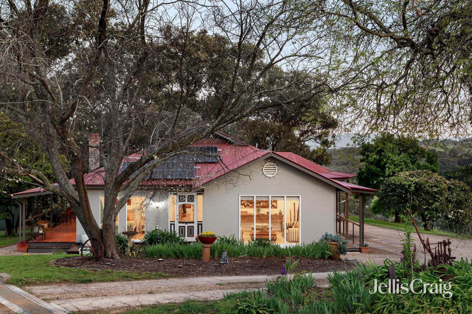 82 Alma Road, Panton&nbsp;Hill image 1